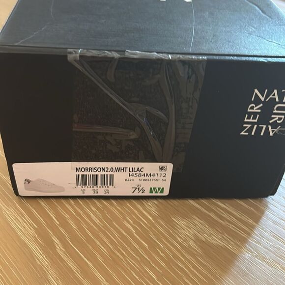 Naturalizer Morrison 2.0 White Lilac, Size 7.5, NWT Display pair tried on - Picture 14 of 14